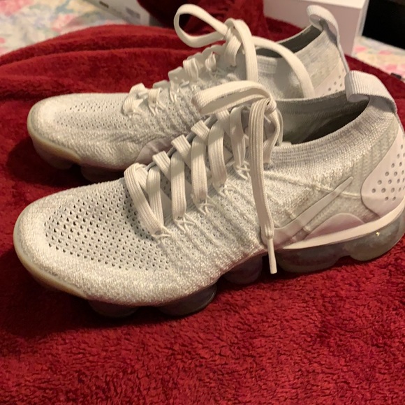 White VamporMax size 6 - Picture 1 of 6